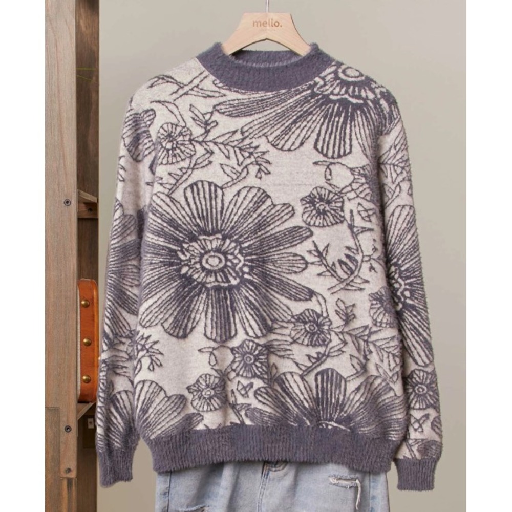 Mello Los Angeles Soft Gray Floral Crew Neck Fuzzy Knit Sweater Small PTP 23in